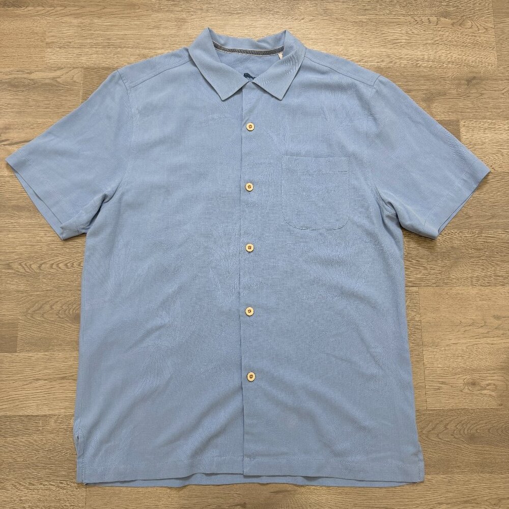 Tommy Bahama 100% Silk Shirt Mens Sz M Light Blue Aloha Shadow Print